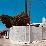 Romeo And Julio Summer House