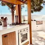 Romeo And Julio Summer House * קלפטיס