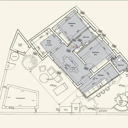 Romeo And Julio Summer House קלפטיס